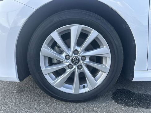 Used 2021 Toyota Camry LE image 11