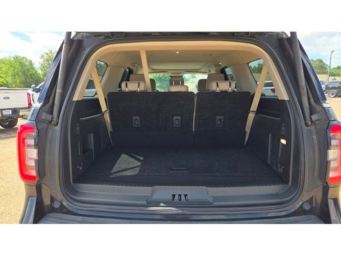 Used 2024 Ford Expedition Max Limited RWD image 12