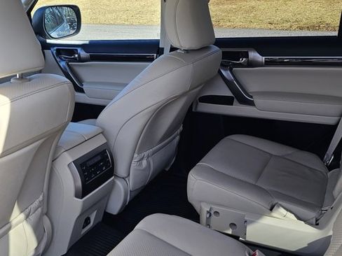 Used 2023 Lexus GX 460 Luxury image 6