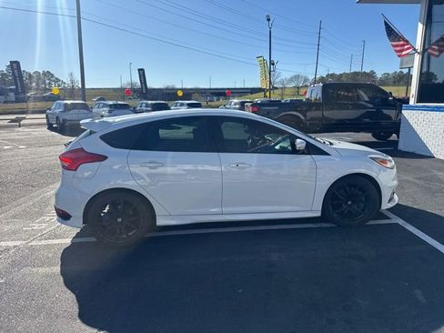 Used 2016 Ford Focus ST image 7