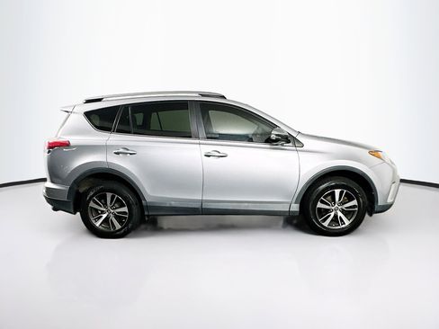 Used 2017 Toyota RAV4 XLE AWD/4WD image 10