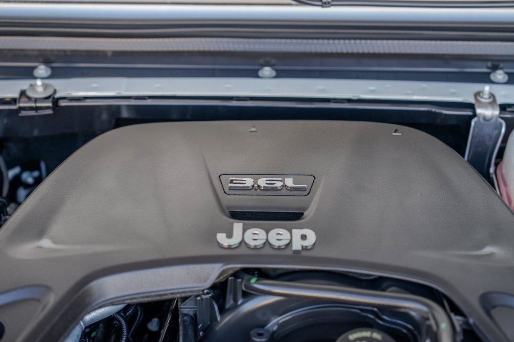 Used 2021 Jeep Gladiator Rubicon AWD/4WD image 13