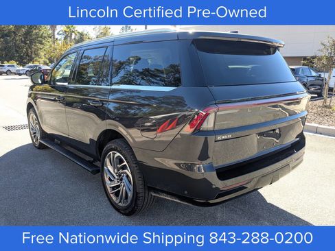 Certified 2025 Lincoln Navigator Reserve image 6