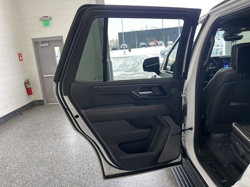 Used 2025 GMC Yukon AT4 Ultimate w/ LPO, Floor Liner Package image 38