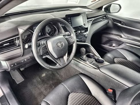 Used 2024 Toyota Camry SE image 12