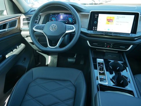 New 2026 Volkswagen Atlas SE image 8