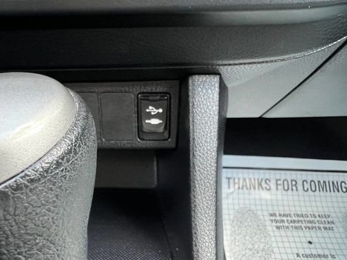 Used 2014 Toyota Corolla LE Premium image 29