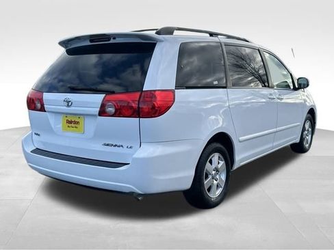 Used 2009 Toyota Sienna CE image 8