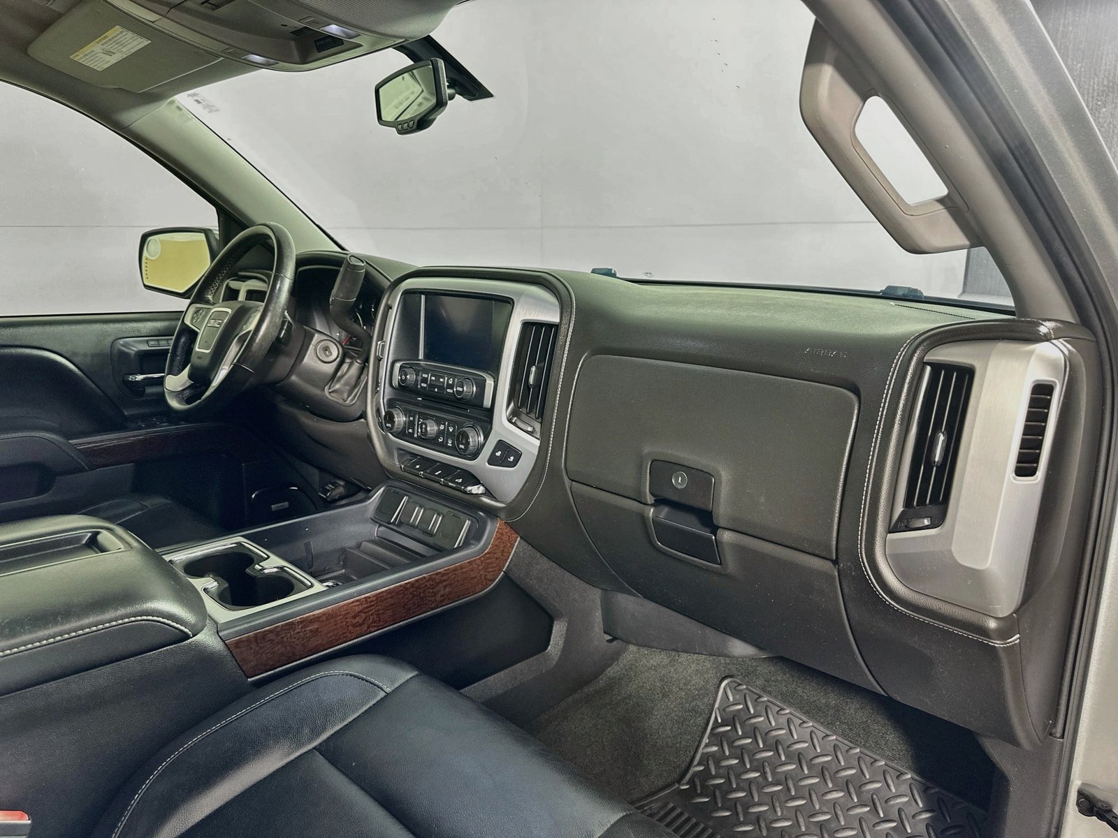 Used 2015 GMC Sierra 1500 SLT w/ SLT Crew Cab Value Package AWD/4WD image 29