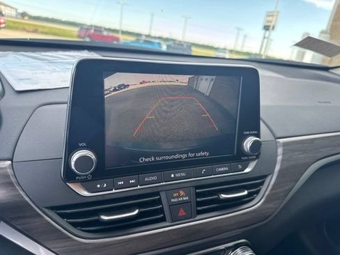 Used 2025 Nissan Altima 2.5 SV FWD image 20