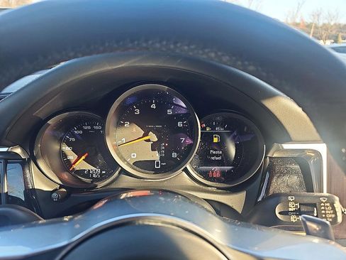 Used 2021 Porsche Macan image 20