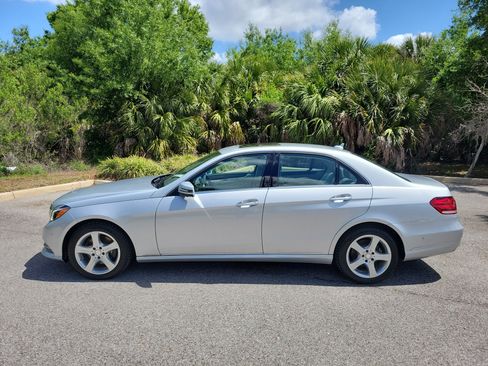 Used 2014 Mercedes-Benz E 350 4MATIC Sedan image 7