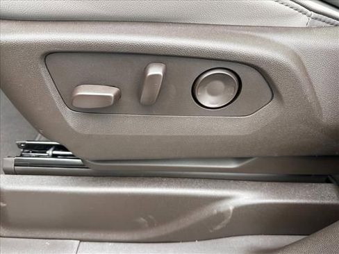 New 2026 GMC Yukon XL Elevation w/ Elevation Premium Package AWD/4WD image 28