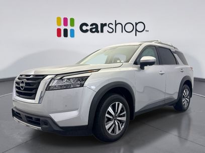 Used 2023 Nissan Pathfinder SL