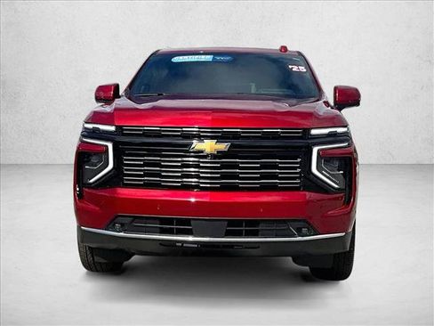Used 2025 Chevrolet Tahoe High Country RWD image 3