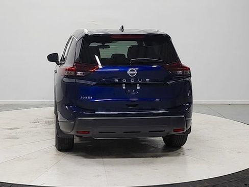 Used 2025 Nissan Rogue SV w/ SV Premium Package FWD image 7