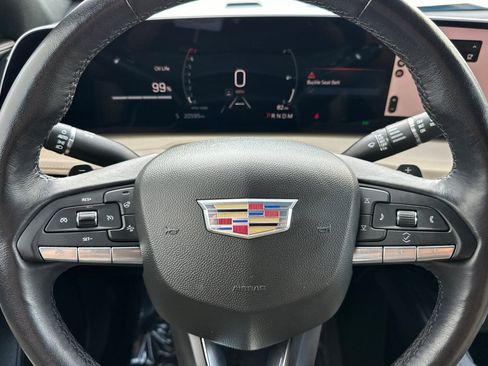 Used 2024 Cadillac XT4 Luxury w/ Cold Weather Package FWD image 31