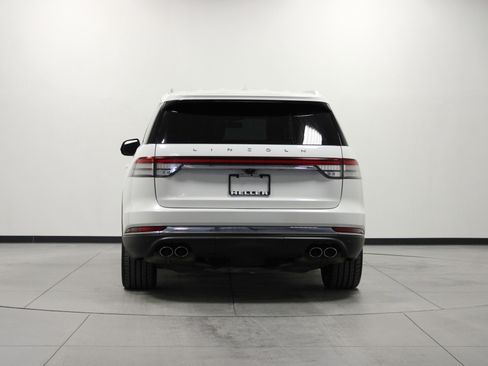 Used 2020 Lincoln Aviator Reserve w/ Equipment Group 202A image 5