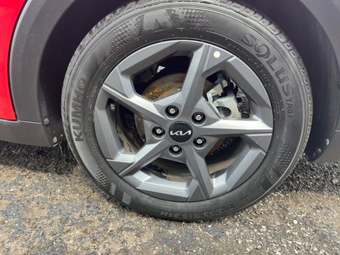 Used 2025 Kia K4 LXS image 29