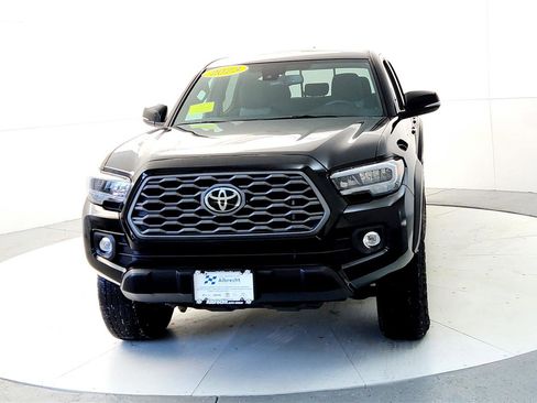 Certified 2023 Toyota Tacoma TRD Off-Road image 2