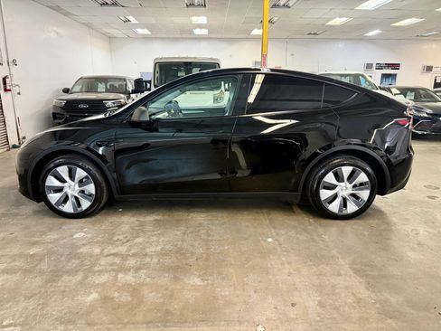 Used 2023 Tesla Model Y Long Range AWD/4WD image 8