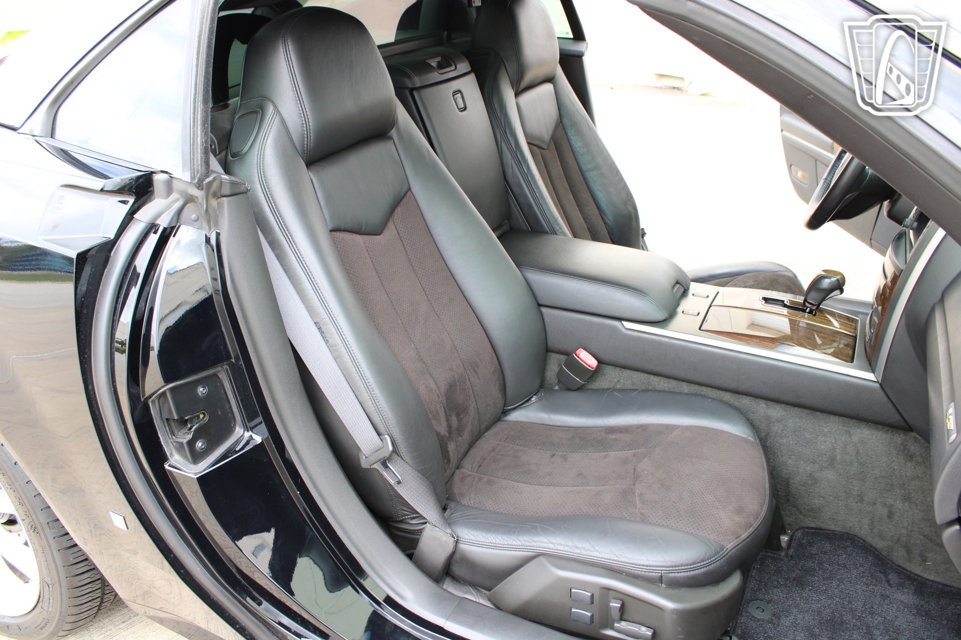 Used 2006 Cadillac XLR V RWD image 8