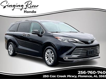 Used 2022 Toyota Sienna Platinum