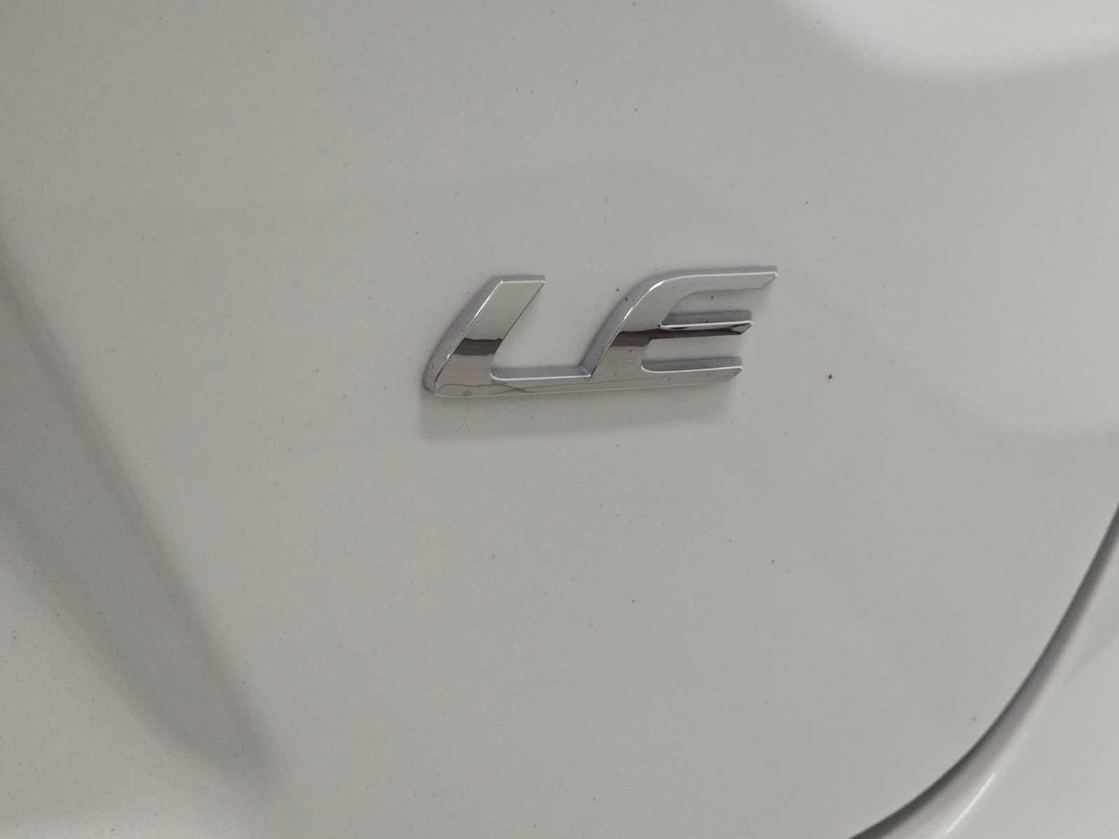 Used 2025 Toyota Corolla LE FWD image 7