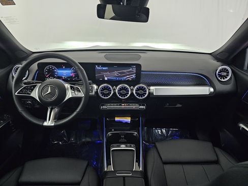 Certified 2025 Mercedes-Benz GLB 250 4MATIC image 29