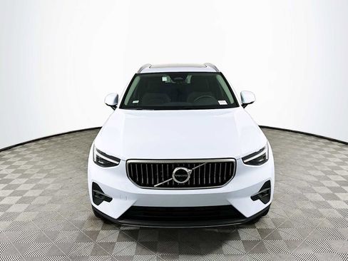 Used 2025 Volvo XC40 B5 Ultra w/ Climate Package image 2