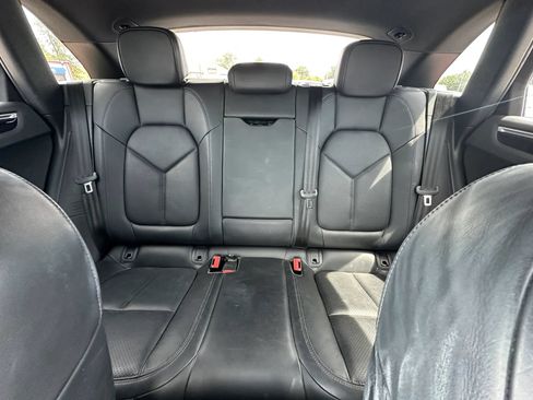 Used 2018 Porsche Macan AWD/4WD image 16