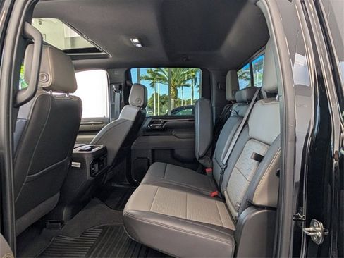 Used 2024 Chevrolet Silverado 2500 ZR2 image 10