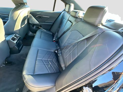 Used 2024 BMW i5 eDrive40i w/ Premium Package image 26