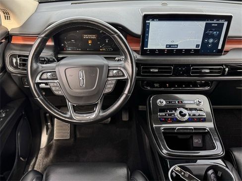 Used 2022 Lincoln Nautilus Reserve w/ Equipment Group 201A image 11