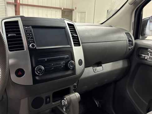 Used 2019 Nissan Frontier SV image 8