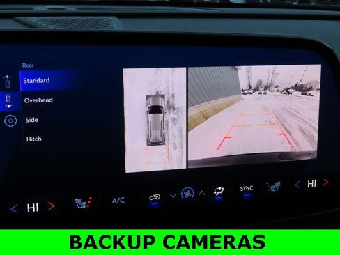 Used 2024 Chevrolet Traverse Z71 w/ Enhanced Driving Package image 5