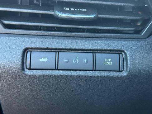 Used 2025 Nissan Altima 2.5 SV FWD image 19