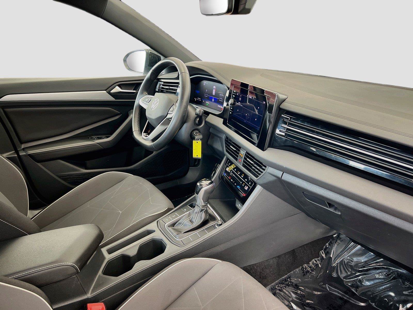 Used 2025 Volkswagen Jetta Sport FWD image 27