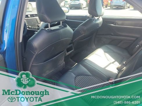 Used 2020 Toyota Camry SE w/ Sunroof Package image 22