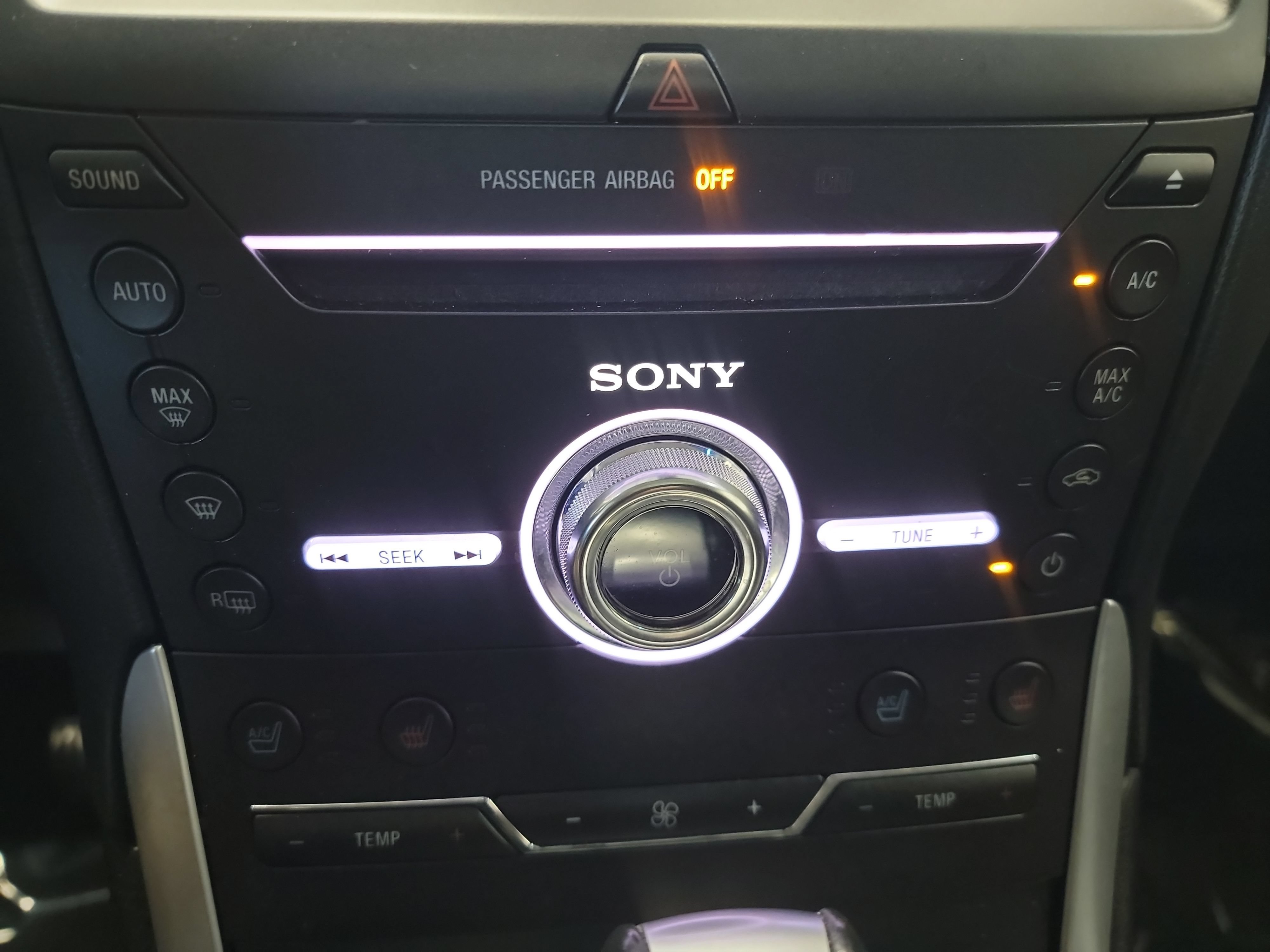 Used 2018 Ford Edge Titanium w/ Equipment Group 301A AWD/4WD image 21