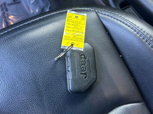 Used 2021 Jeep Wrangler Unlimited Sahara image 41