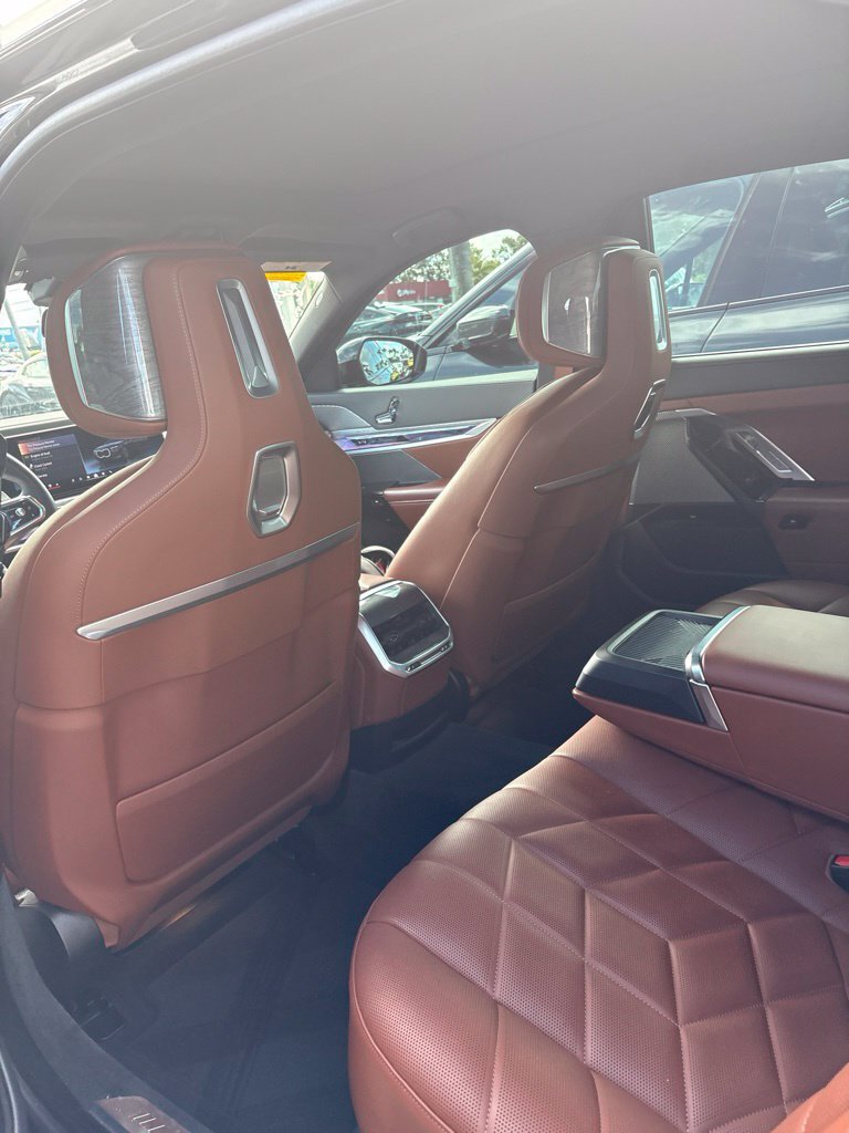 Certified 2024 BMW 740i RWD image 6