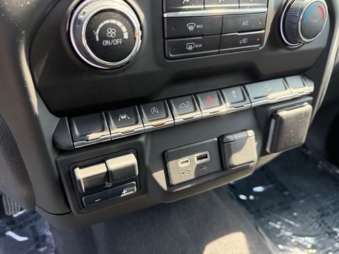 Used 2023 Chevrolet Silverado 1500 Custom Trail Boss AWD/4WD image 28