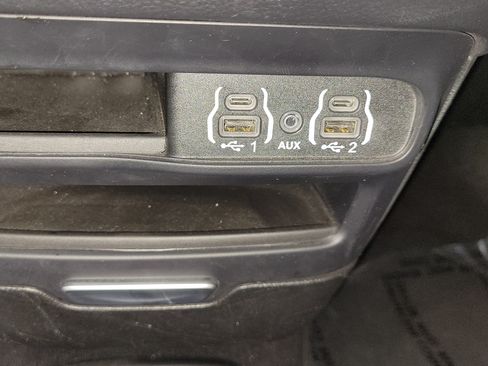 Used 2025 Chrysler Pacifica Select FWD image 30