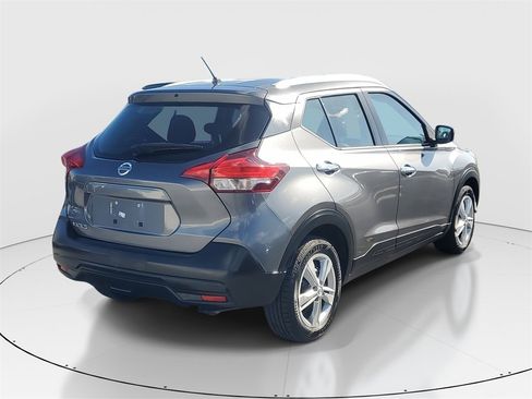 Used 2019 Nissan Kicks S image 7