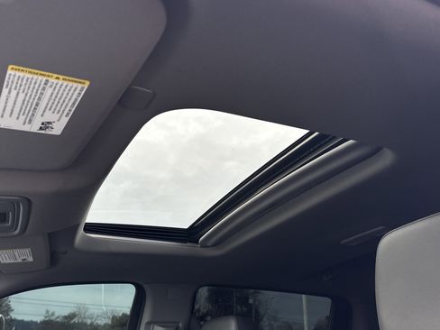 Used 2022 Chevrolet Silverado 1500 LT Trail Boss w/ LT Trail Boss Premium Package image 17