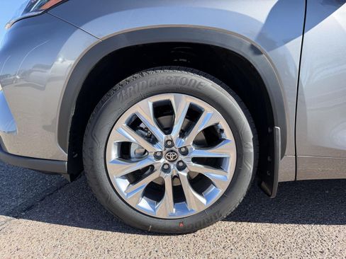 New 2026 Toyota Highlander Limited AWD/4WD image 37