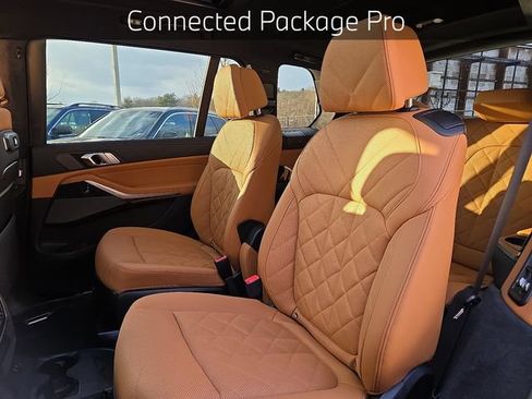 Used 2025 BMW X7 xDrive40i w/ M Sport Package AWD/4WD image 14