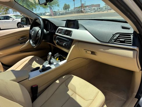 Used 2014 BMW 320i xDrive Sedan AWD/4WD image 34