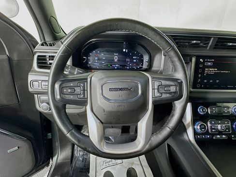 Used 2023 GMC Yukon Denali RWD image 15